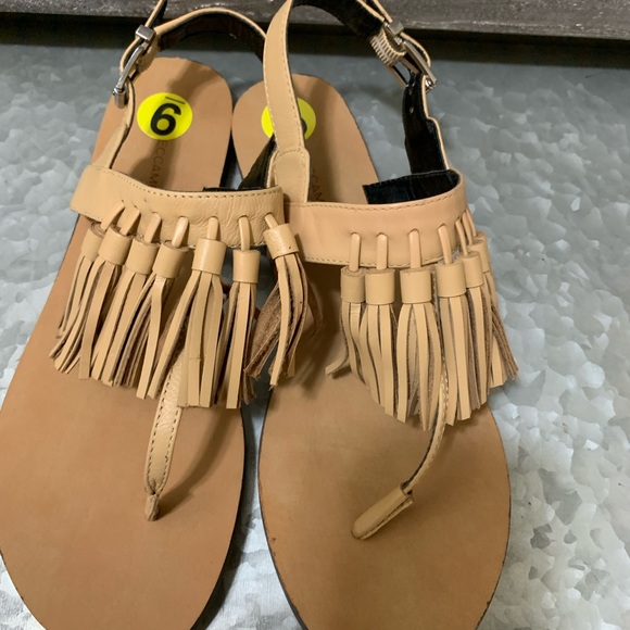 Shoes - Picture 2 of 4